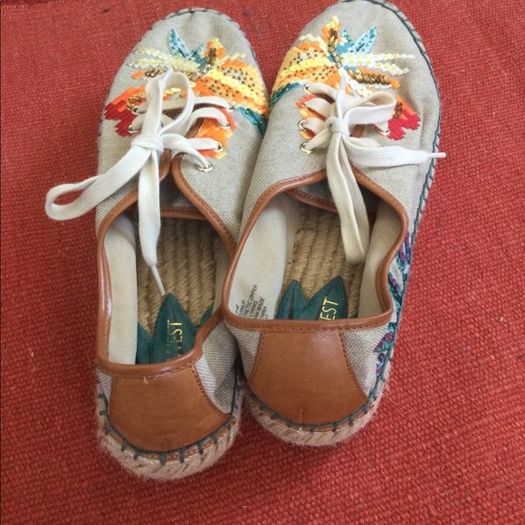 Nine West Tropical Espadrilles - Picture 3 of 6